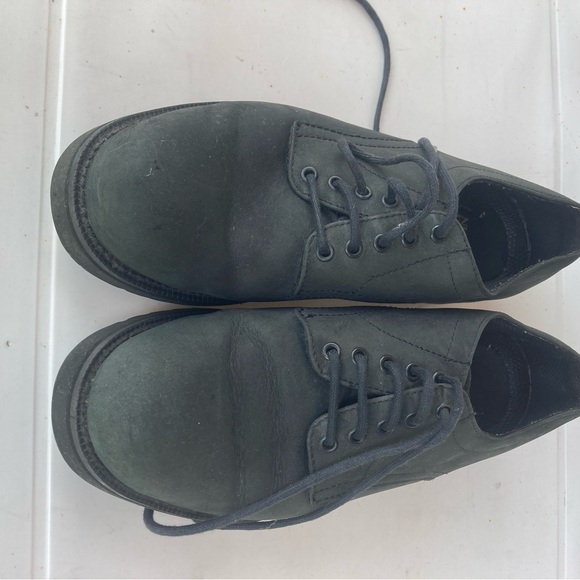 Shoes - Picture 2 of 3